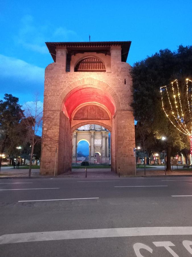 Romantic Liberta Apartment Florence Luaran gambar